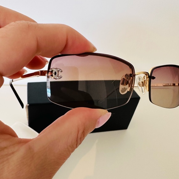 CHANEL VINTAGE SUNGLASSES crystal CC’s - Picture 11 of 16